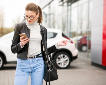 Ce firme de rent a car din Cluj oferă asistență rutieră non-stop?