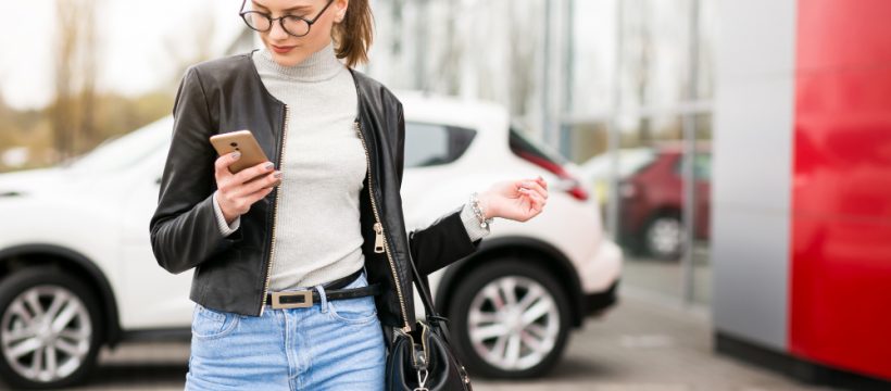 Ce firme de rent a car din Cluj oferă asistență rutieră non-stop?